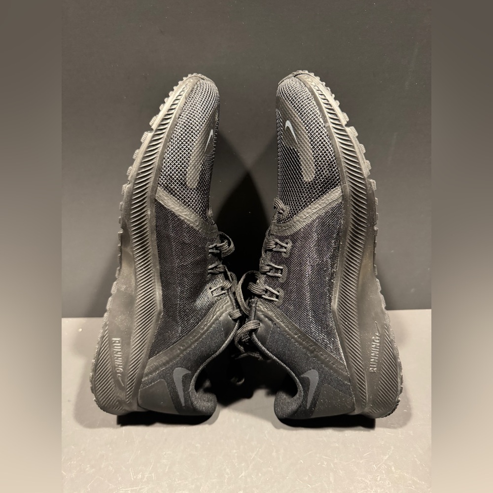 NEW Nike Quest 4 Triple Black Dark Smoke Grey Sneakers Shoes Men's 9.5 - Picture 6 of 7